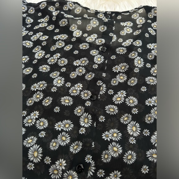 Suzy Shier Top - Picture 4 of 16